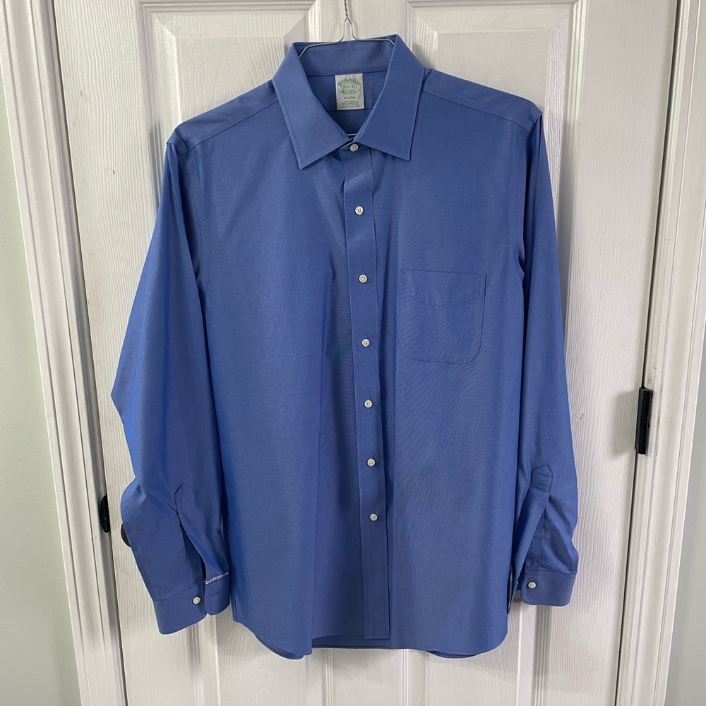 Brooks Brothers Milano dress shirt: - 16.5 - 35 / blue
Excellent condition.